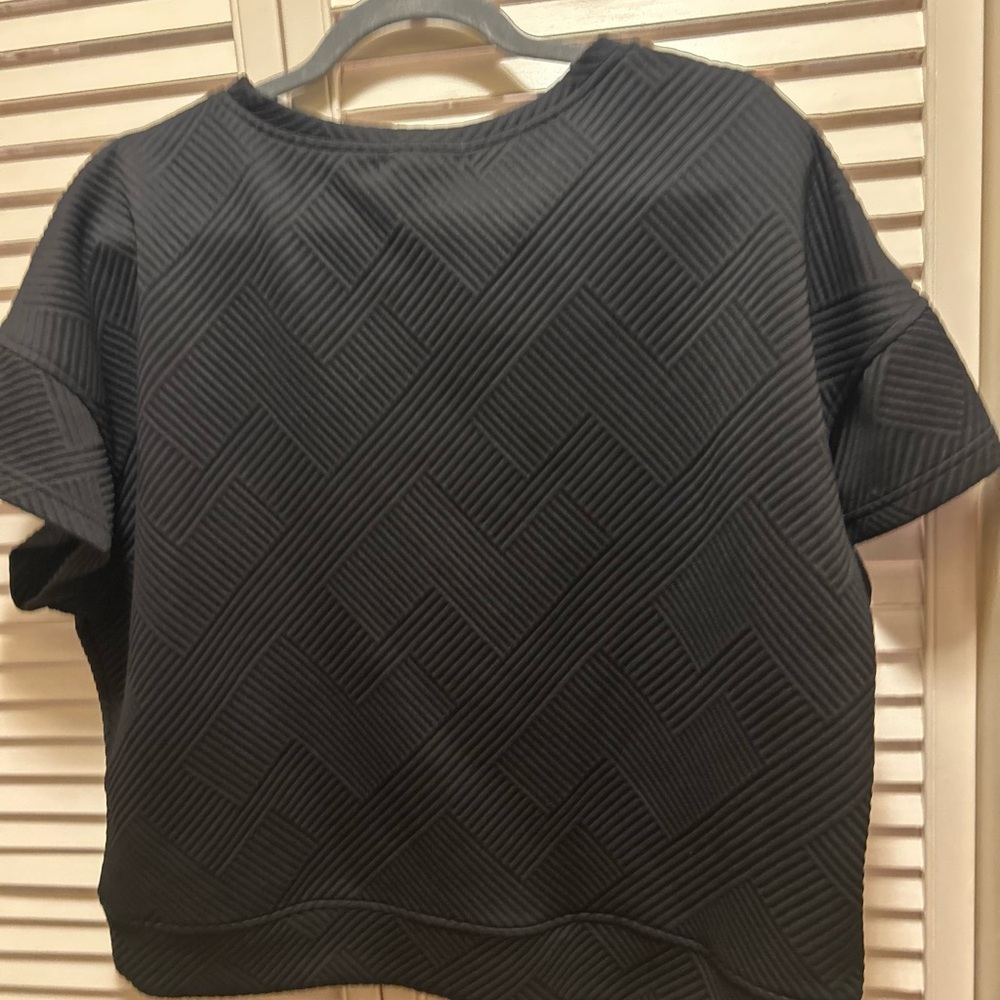 Chic Black Textured Women's Top - Picture 4 of 4